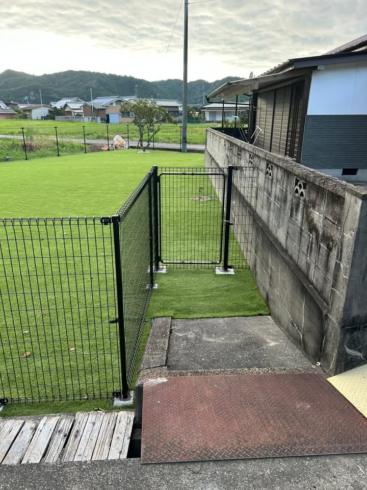 株式会社タマキが施工したドッグラン（人工芝・フェンス）